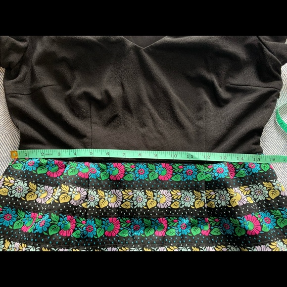 Unique Large Geode Dress - Picture 6 of 6